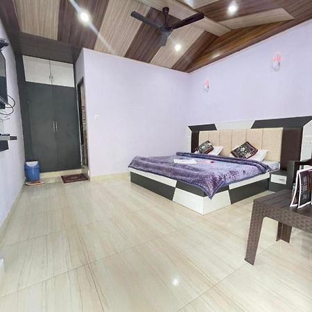 Oak Wood Homestay Banikhet Dalhousie Eksteriør bilde