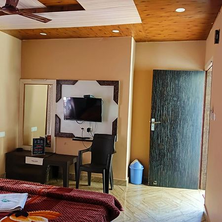 Oak Wood Homestay Banikhet Dalhousie Eksteriør bilde