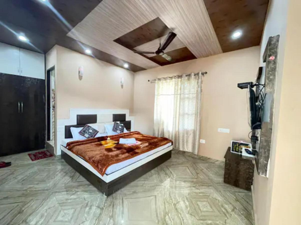 Oak Wood Homestay Banikhet Dalhousie Eksteriør bilde